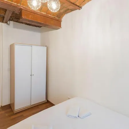 Beautiful 1 Bedroom Apt. W/ac 400 Meters Taksim Square * イスタンブール