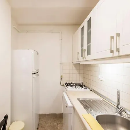 Beautiful 1 Bedroom Apt. W/ac 400 Meters Taksim Square Appartement