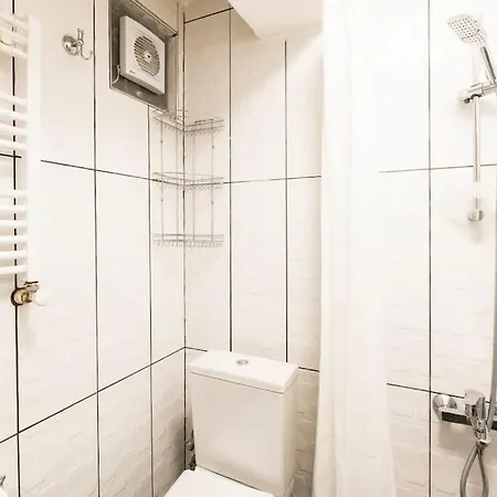 Beautiful 1 Bedroom Apt. W/ac 400 Meters Taksim Square Appartement Istanboel
