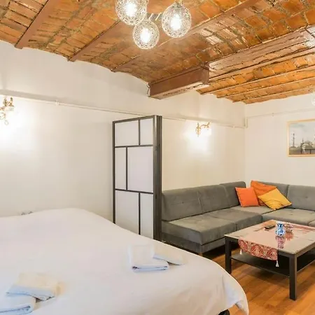 Beautiful 1 Bedroom Apt. W/ac 400 Meters Taksim Square *