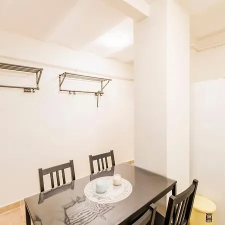 Beautiful 1 Bedroom Apt. W/ac 400 Meters Taksim Square Istanboel