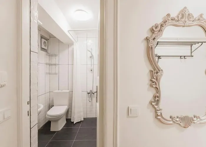 Beautiful 1 Bedroom Apt. W/ac 400 Meters Taksim Square *