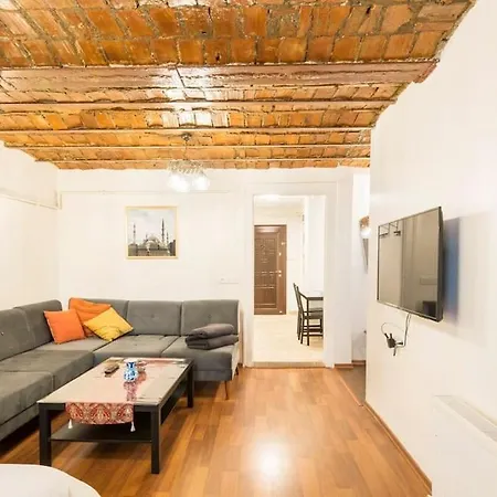 Beautiful 1 Bedroom Apt. W/ac 400 Meters Taksim Square Istambul