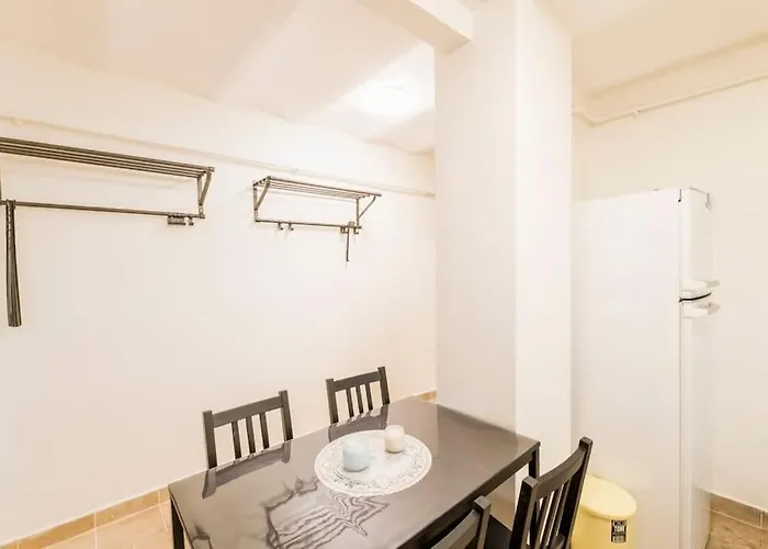 Beautiful 1 Bedroom Apt. W/ac 400 Meters Taksim Square Istambul